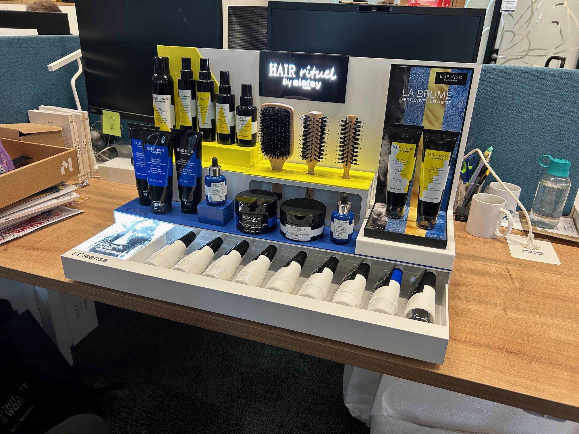 Sysley Bar Code 2026 – Podium de comptoir – Bar Sisley hair rituel – SHOP! Awards 2027